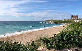 Stylish & Modern Home, Central Newquay W/Parking